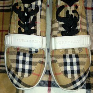 Mens Burberry Regis Trainers